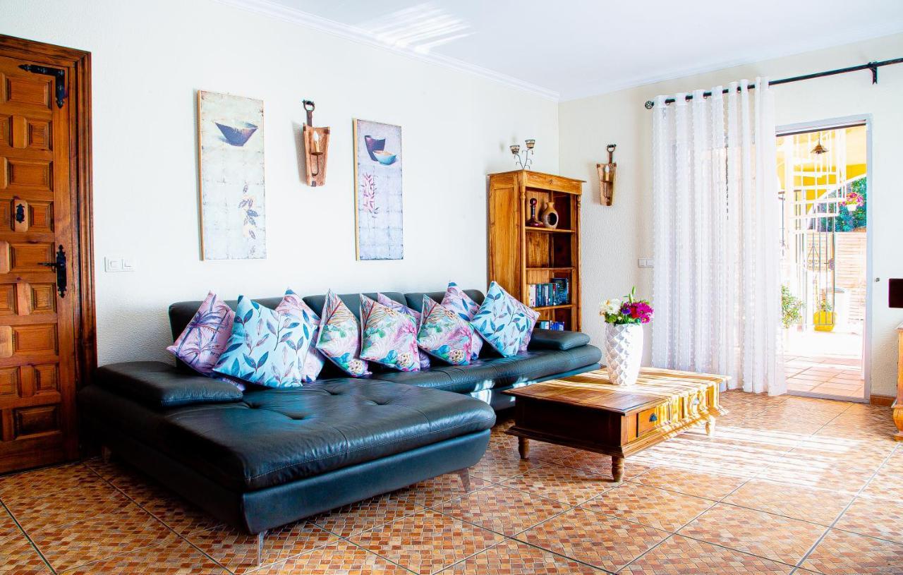Villa Maria In El Rosario - Mit Sicht Auf Gibralta 马尔韦利亚 外观 照片